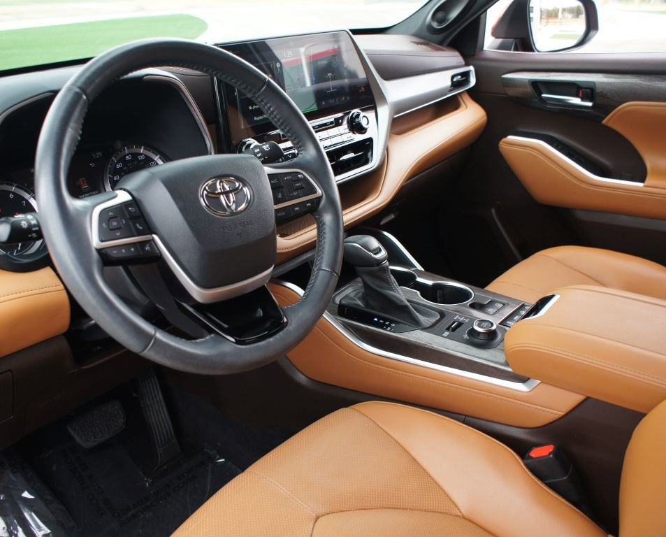 2022 Toyota Highlander Platinum