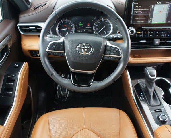 2022 Toyota Highlander Platinum