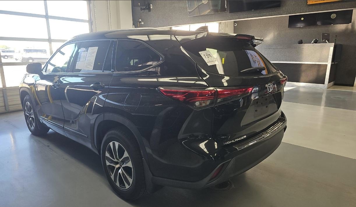 2022 Toyota Highlander Hybrid XLE