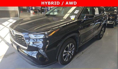 2022 Toyota Highlander Hybrid XLE