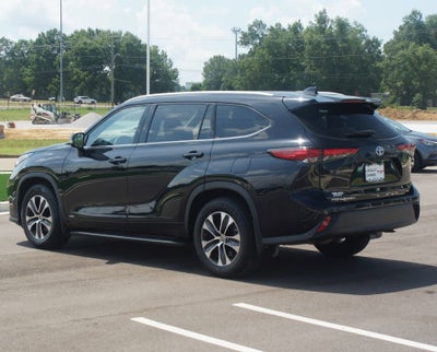 2022 Toyota Highlander Hybrid XLE