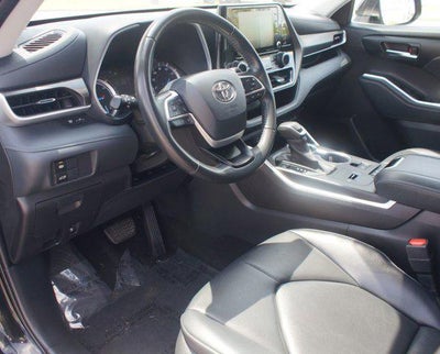 2022 Toyota Highlander Hybrid XLE