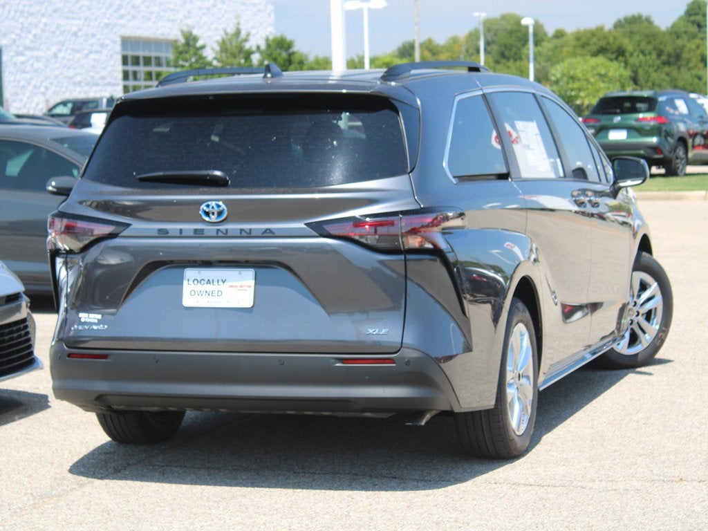 2025 Toyota Sienna XLE