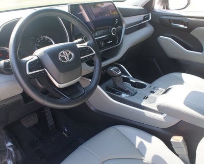 2026 Toyota Highlander Hybrid XLE