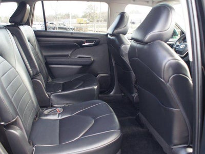 2023 Toyota Highlander Hybrid XLE