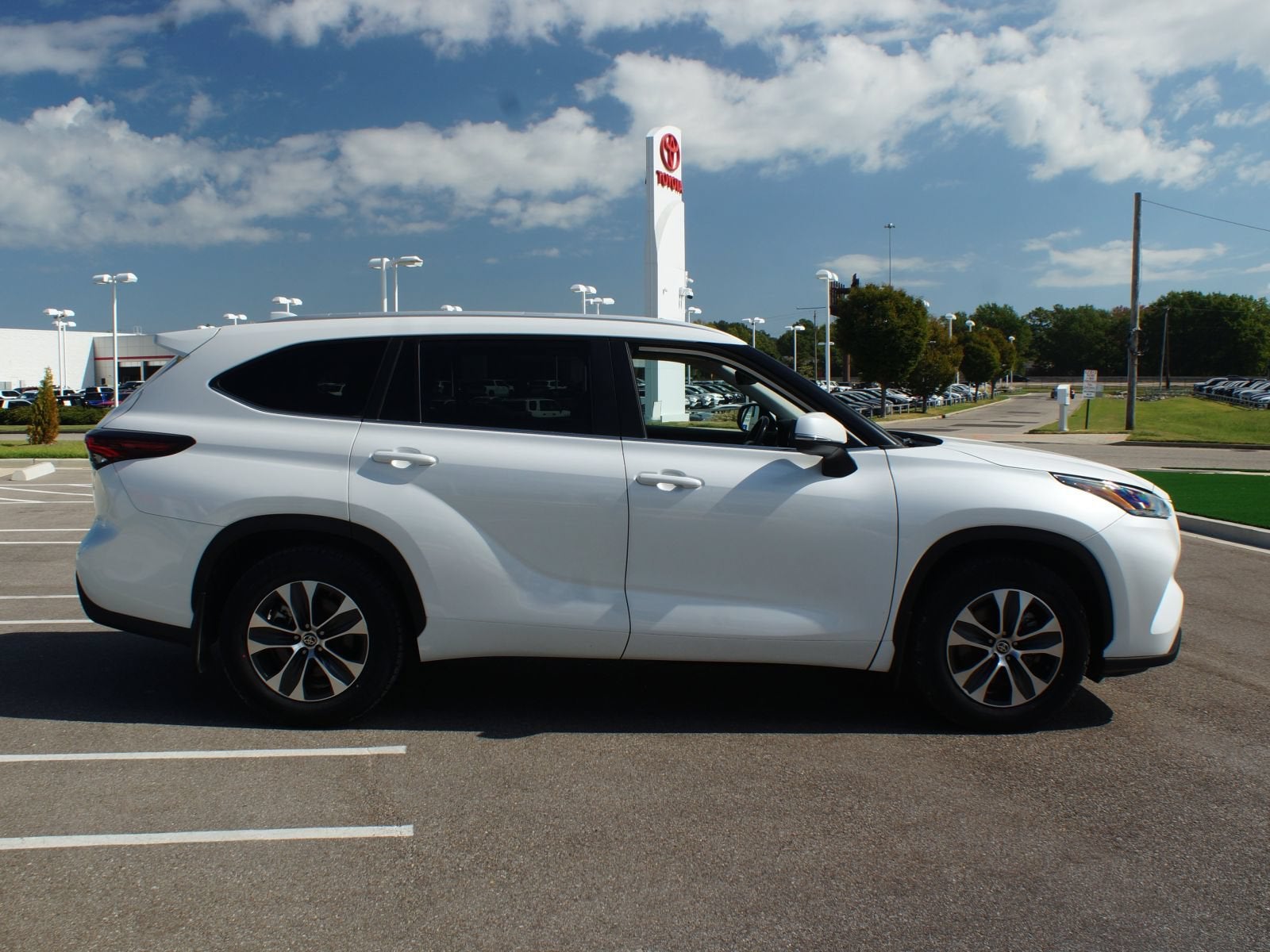 2024 Toyota Highlander XLE