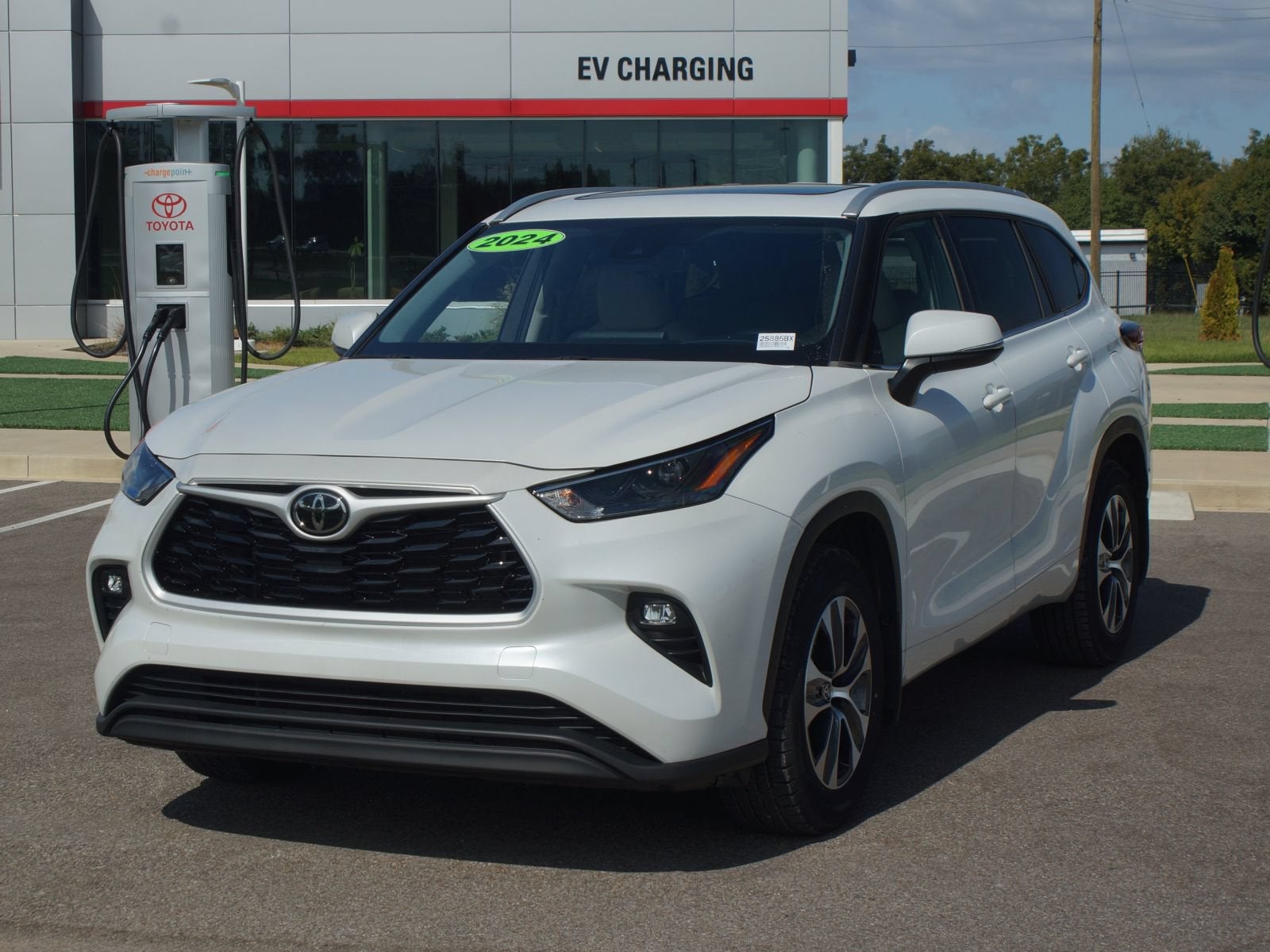 2024 Toyota Highlander XLE