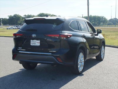 2024 Toyota Highlander LE