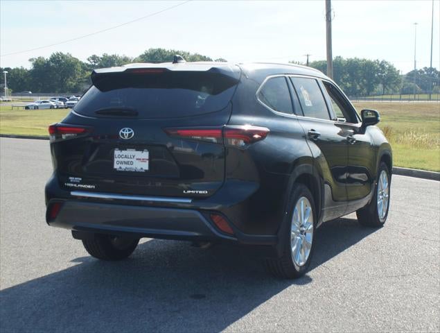 2024 Toyota Highlander LE