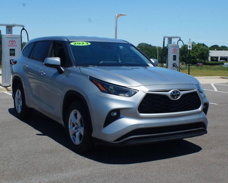 2023 Toyota Highlander LE