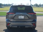 2025 Toyota Highlander Platinum