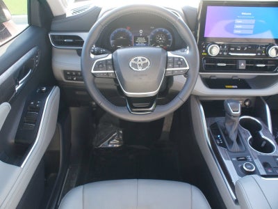 2025 Toyota Highlander Platinum