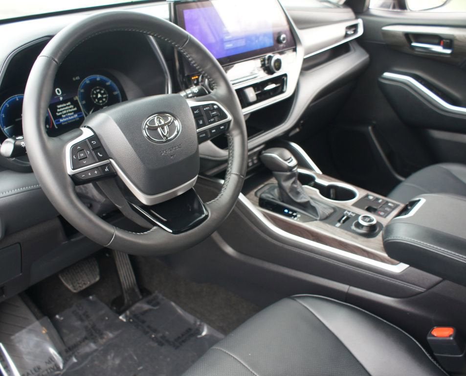 2024 Toyota Highlander Platinum