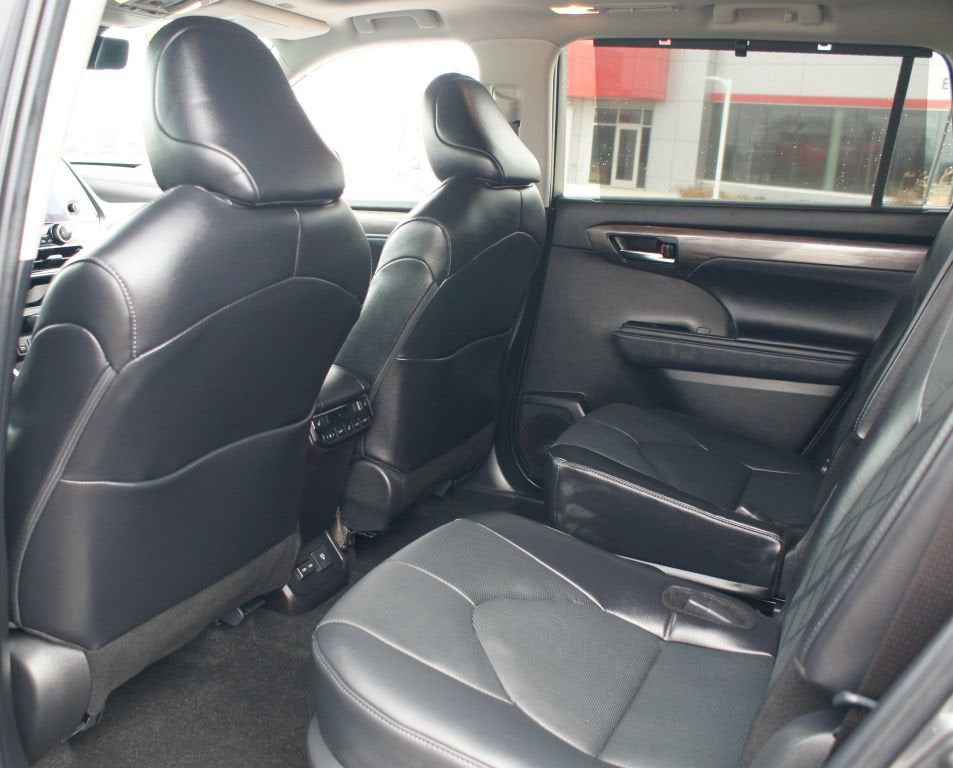 2024 Toyota Highlander Platinum