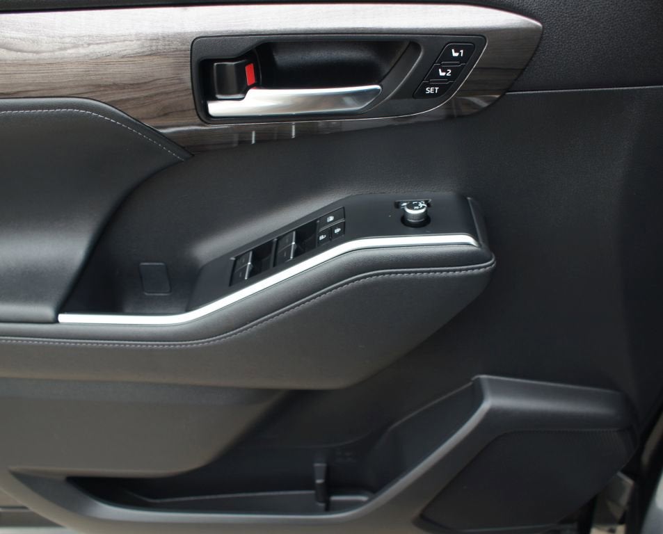 2024 Toyota Highlander Platinum