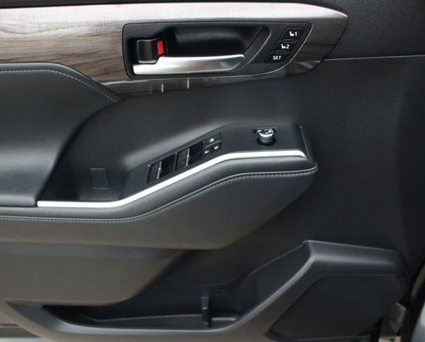 2024 Toyota Highlander Platinum