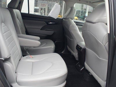 2024 Toyota Highlander XLE