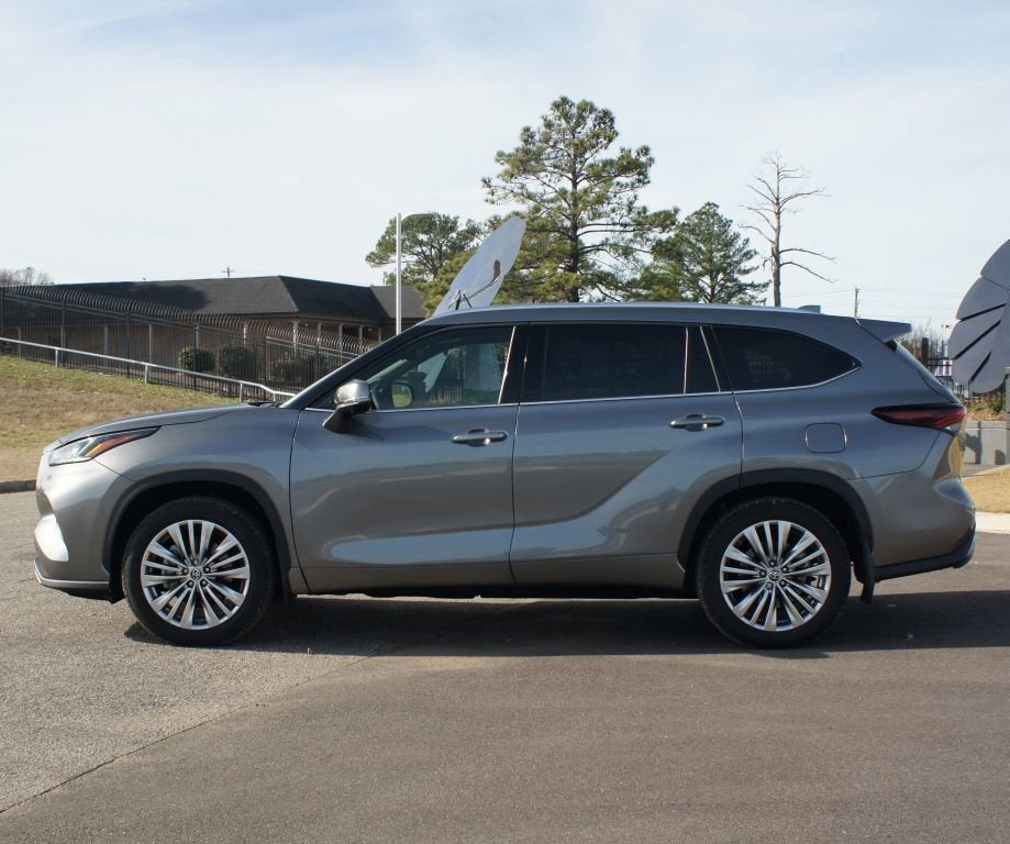 2025 Toyota Highlander Platinum