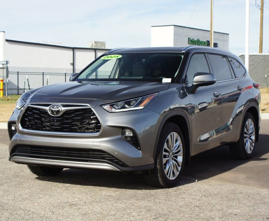2025 Toyota Highlander Platinum