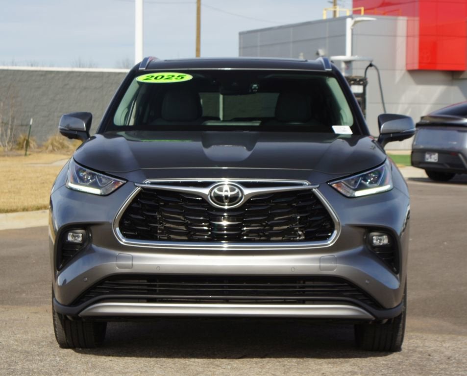 2025 Toyota Highlander Platinum