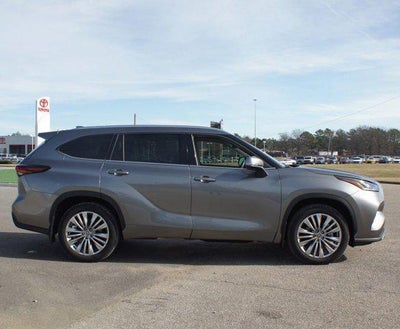 2025 Toyota Highlander Platinum