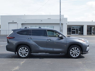 2025 Toyota Highlander Base
