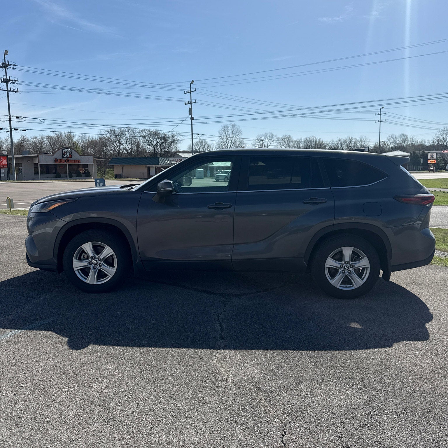 2024 Toyota Highlander LE