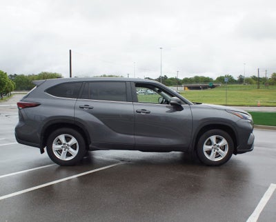 2024 Toyota Highlander LE