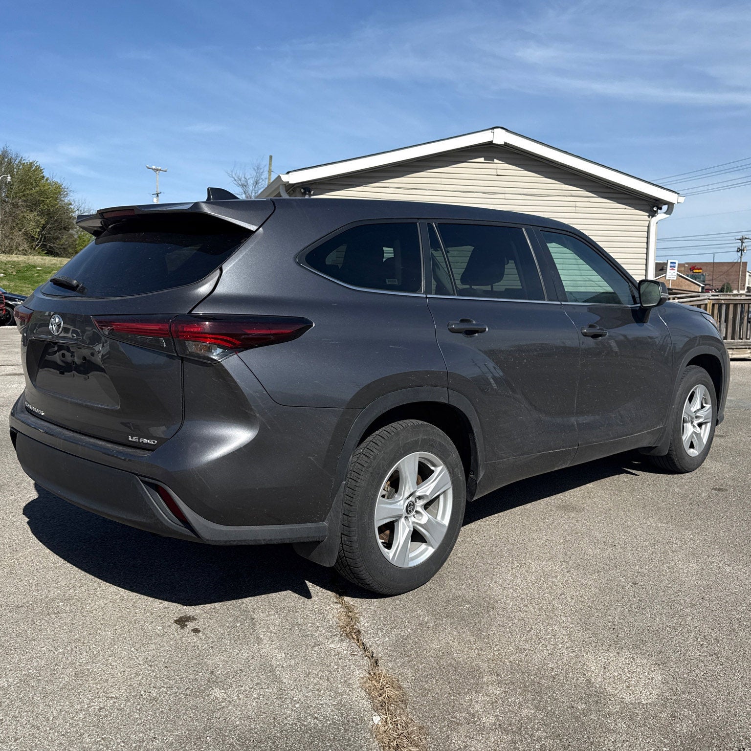 2024 Toyota Highlander LE