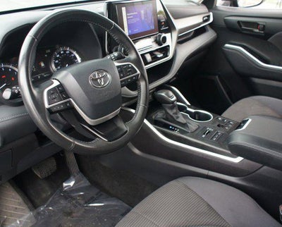 2024 Toyota Highlander LE