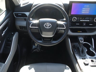 2023 Toyota Highlander Platinum