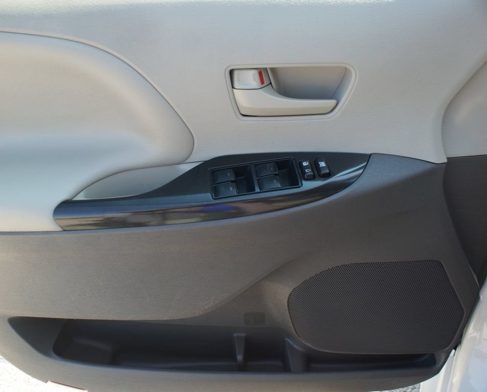 2014 Toyota Sienna LE