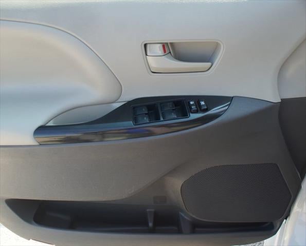 2014 Toyota Sienna LE