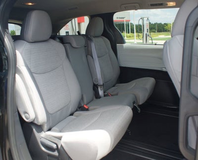 2025 Toyota Sienna LE