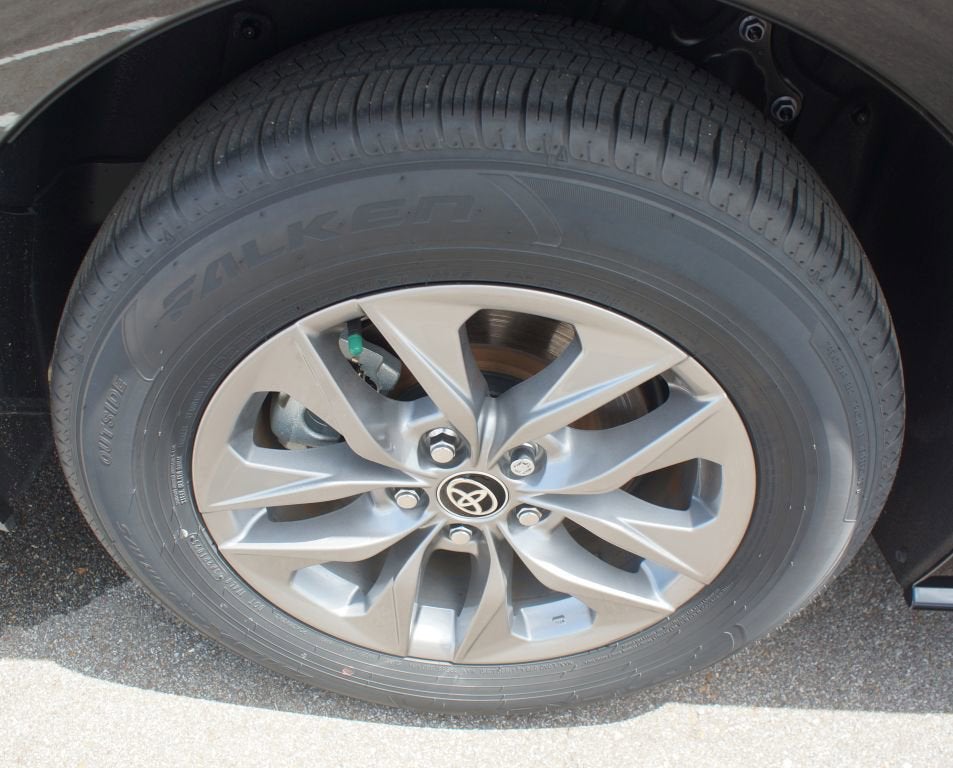 2025 Toyota Sienna LE