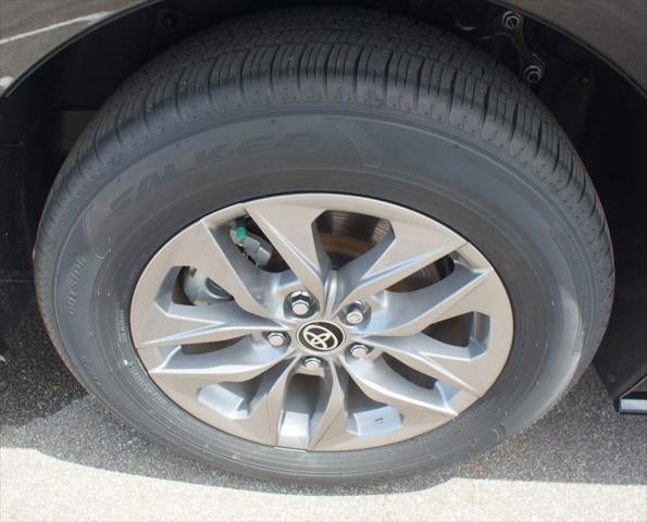 2025 Toyota Sienna LE