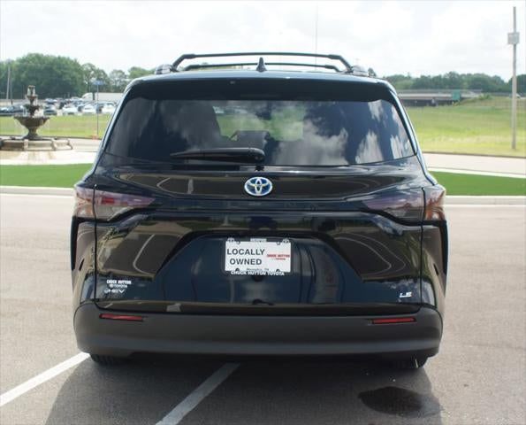 2025 Toyota Sienna LE