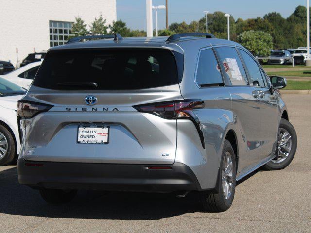 2025 Toyota Sienna LE