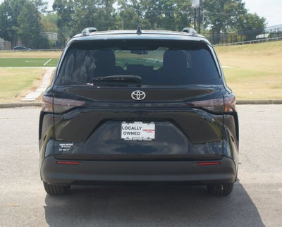 2026 Toyota Sienna LE