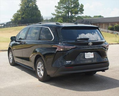 2026 Toyota Sienna LE