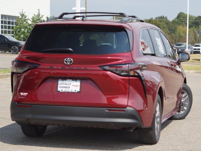 2026 Toyota Sienna LE