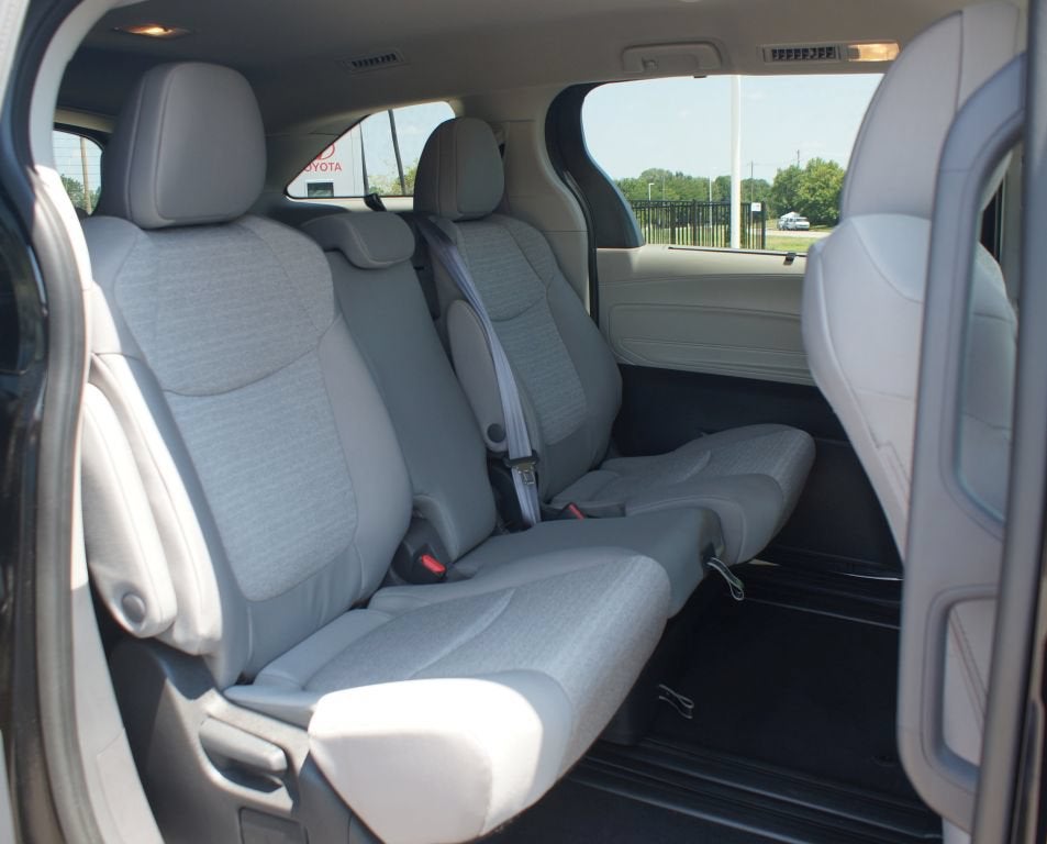 2024 Toyota Sienna LE