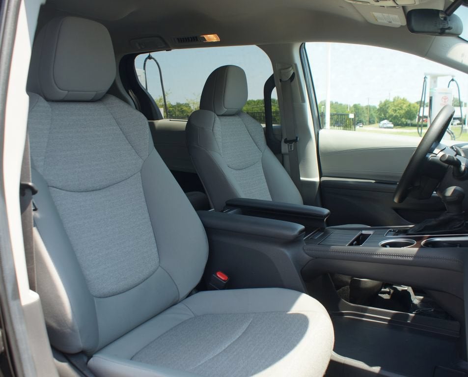 2024 Toyota Sienna LE