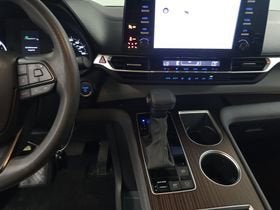 2024 Toyota Sienna LE