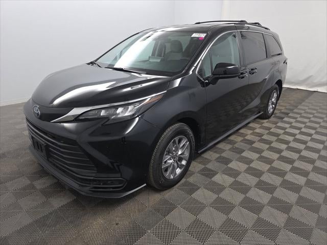 2024 Toyota Sienna LE