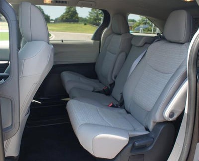 2024 Toyota Sienna LE