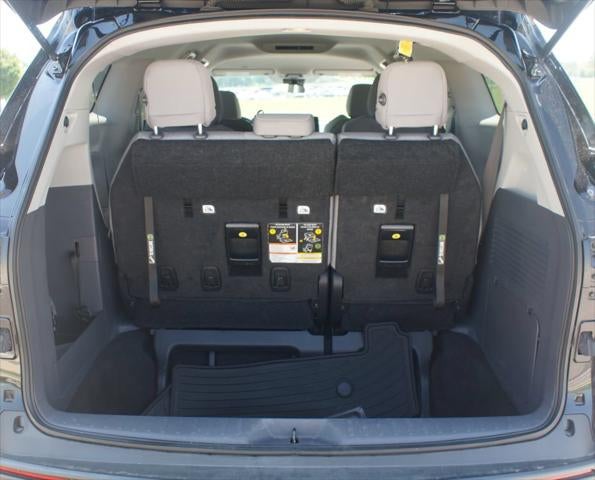 2024 Toyota Sienna LE