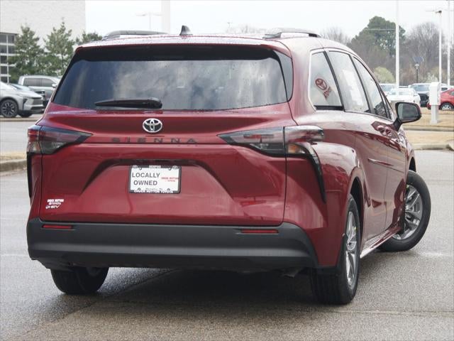 2026 Toyota Sienna LE