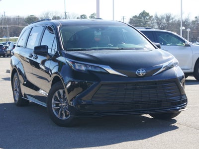 2026 Toyota Sienna LE