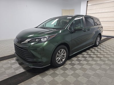 2024 Toyota Sienna LE
